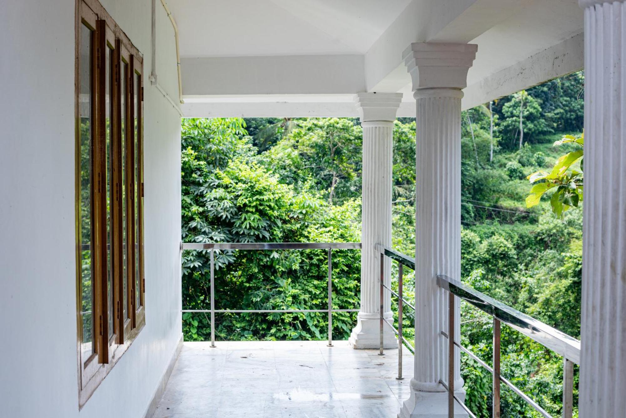 Aruvikuzhy Waterfalls Villa Kozhancheri Exteriör bild