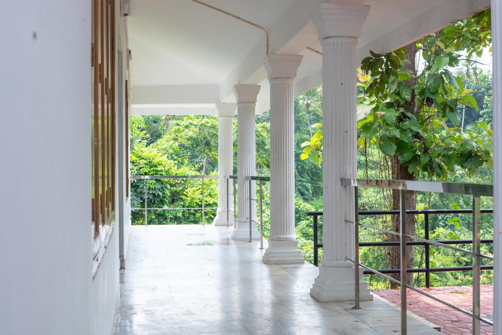 Aruvikuzhy Waterfalls Villa Kozhancheri Exteriör bild